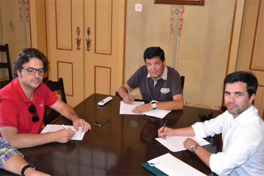 ASSINATURA CONTRATO OBRA CASA FIALHO ALMEIDA