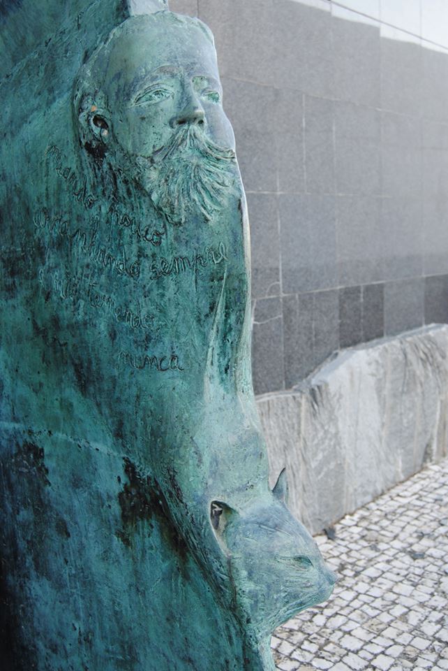 FIALHO DE ALMEIDA ESTÁTUA CUBA